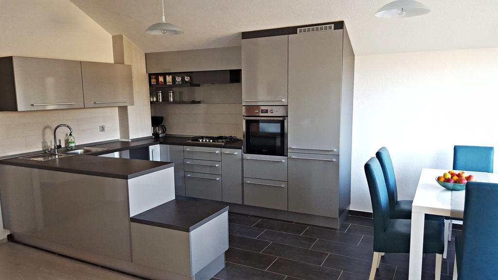 Apartment Lipa Irinovac Стая снимка