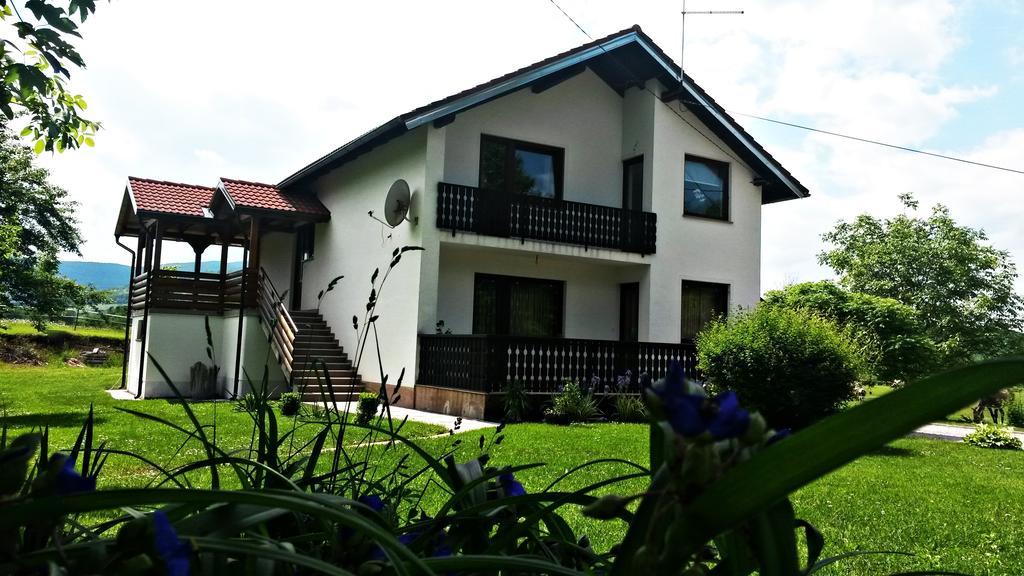Apartment Lipa Irinovac Стая снимка